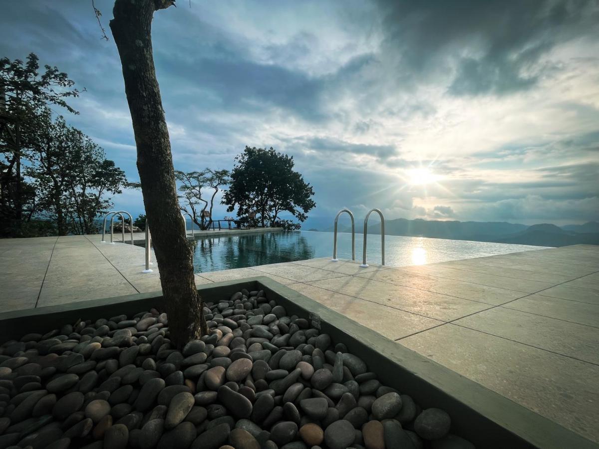 Haze And Kites Resort Munnar Exterior photo