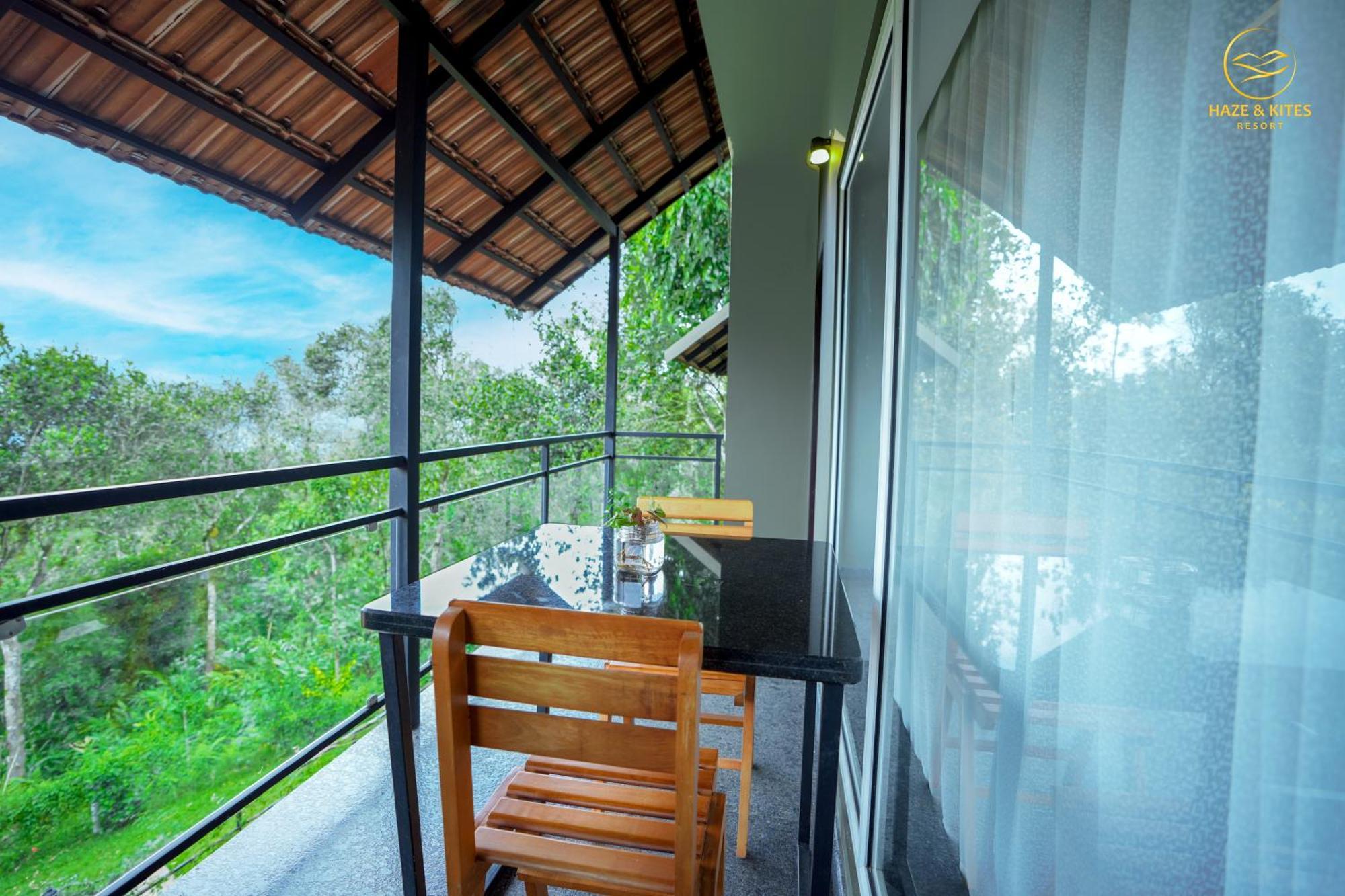 Haze And Kites Resort Munnar Exterior photo