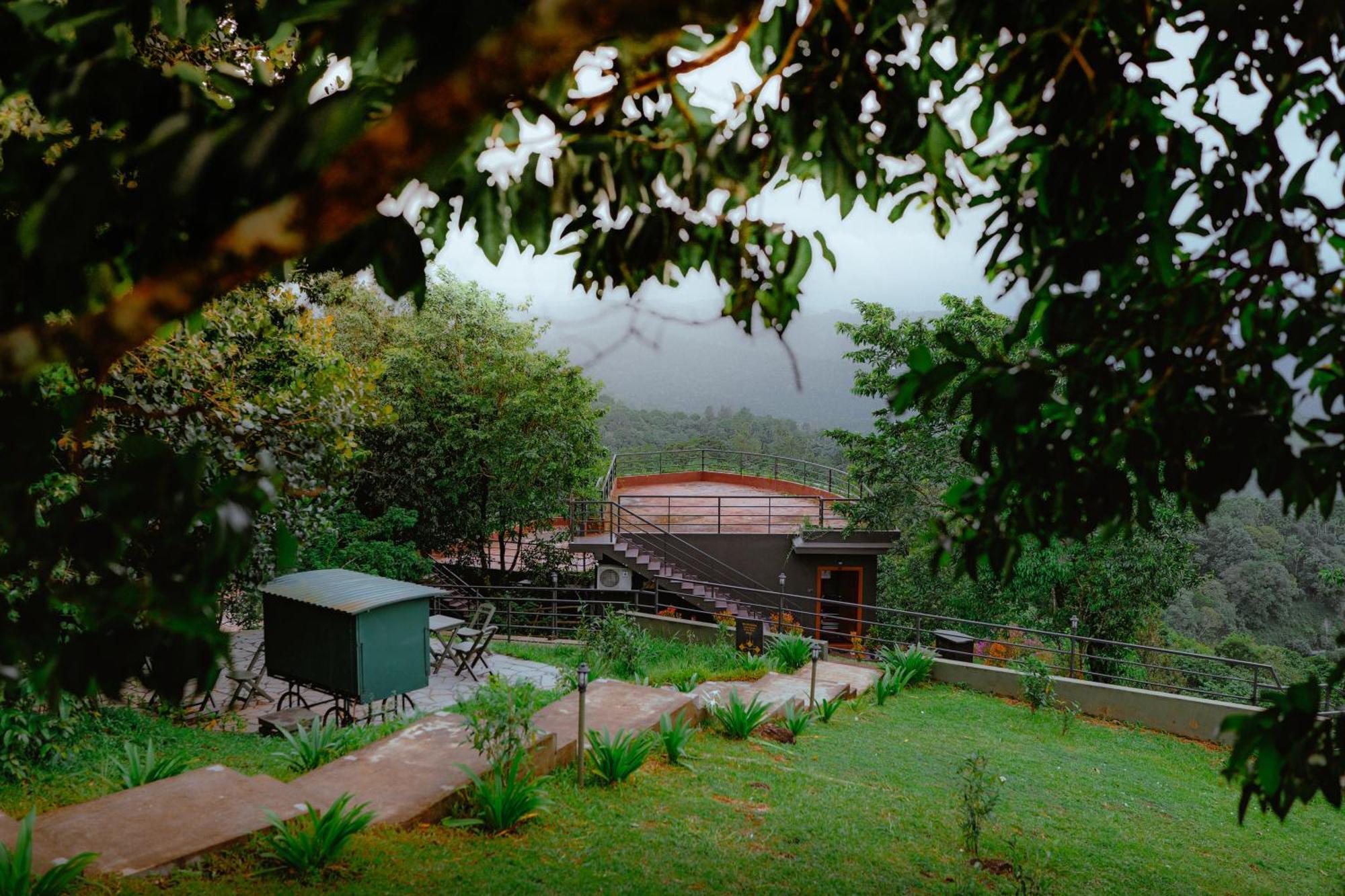 Haze And Kites Resort Munnar Exterior photo