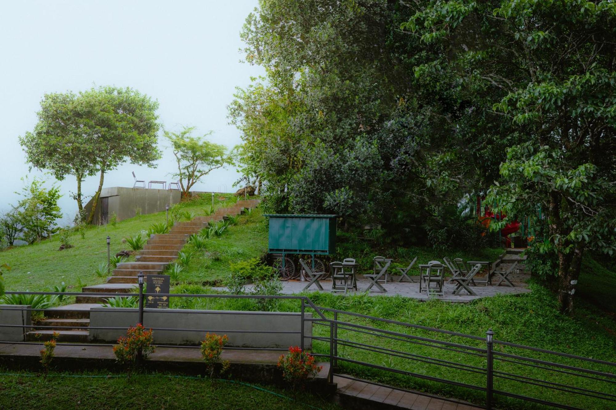 Haze And Kites Resort Munnar Exterior photo