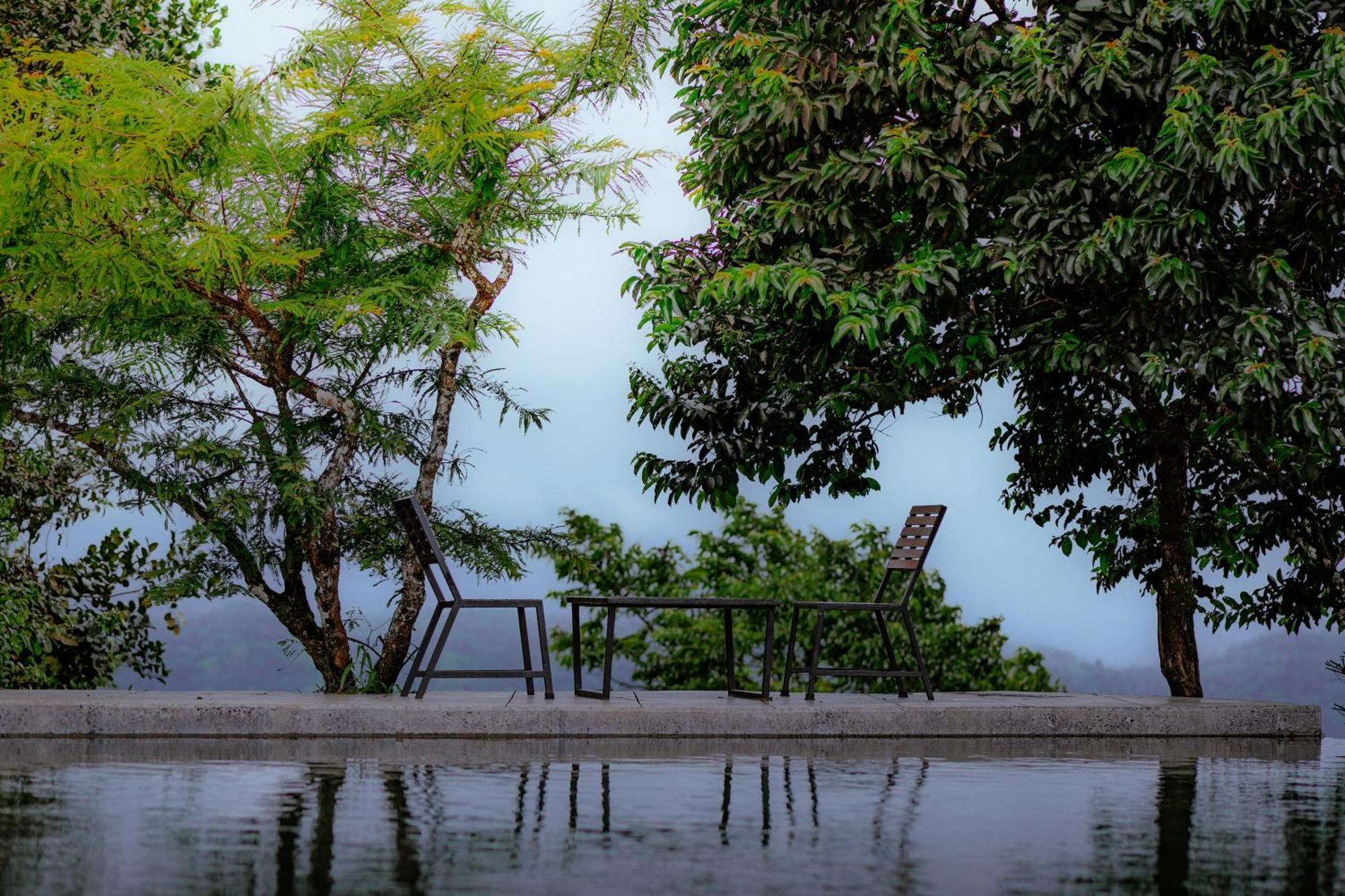 Haze And Kites Resort Munnar Exterior photo